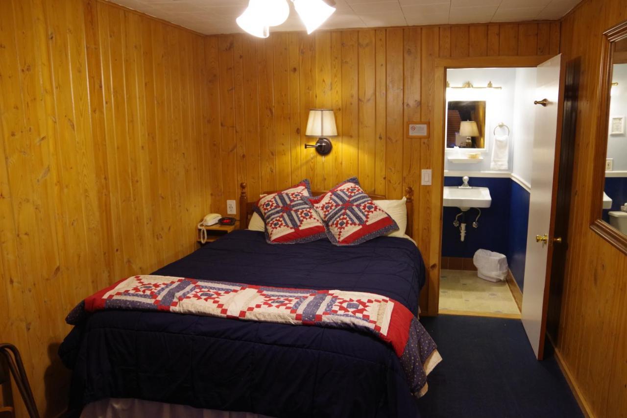 Edgewater Inn & Cottages Eagle River Chambre photo
