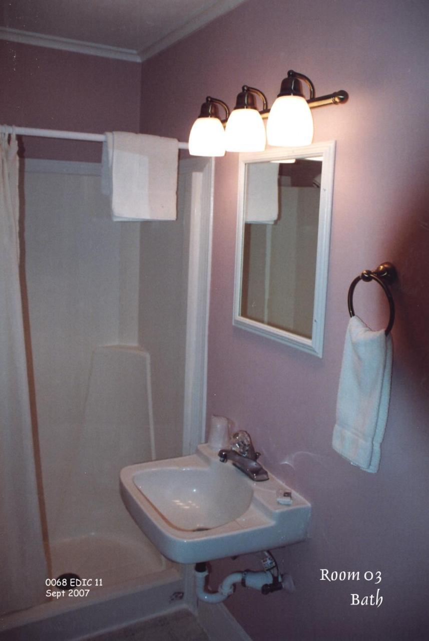 Edgewater Inn & Cottages Eagle River Chambre photo